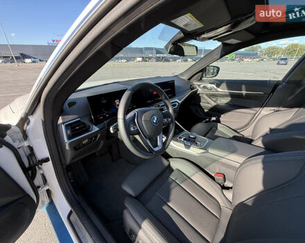 Белый БМВ i4, объемом двигателя 0 л и пробегом 8 тыс. км за 45500 $, фото 15 на Automoto.ua