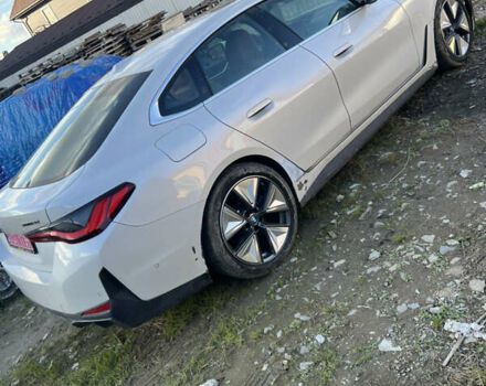 Белый БМВ i4, объемом двигателя 0 л и пробегом 17 тыс. км за 30500 $, фото 3 на Automoto.ua
