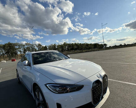 Белый БМВ i4, объемом двигателя 0 л и пробегом 8 тыс. км за 45500 $, фото 1 на Automoto.ua