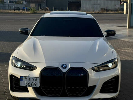 Белый БМВ i4, объемом двигателя 0 л и пробегом 19 тыс. км за 43500 $, фото 1 на Automoto.ua