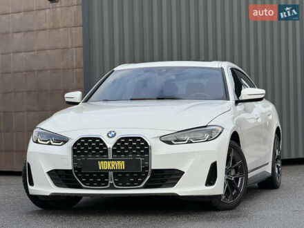 Белый БМВ i4, объемом двигателя 0 л и пробегом 18 тыс. км за 32650 $, фото 1 на Automoto.ua