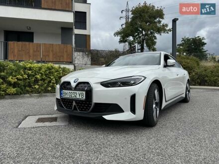 Белый БМВ i4, объемом двигателя 0 л и пробегом 31 тыс. км за 37400 $, фото 1 на Automoto.ua