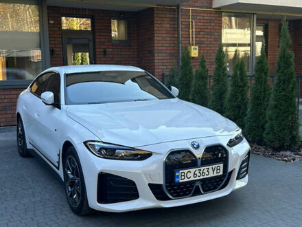 Белый БМВ i4, объемом двигателя 0 л и пробегом 45 тыс. км за 42250 $, фото 1 на Automoto.ua