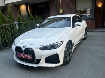 Белый БМВ i4, объемом двигателя 0 л и пробегом 38 тыс. км за 42500 $, фото 1 на Automoto.ua