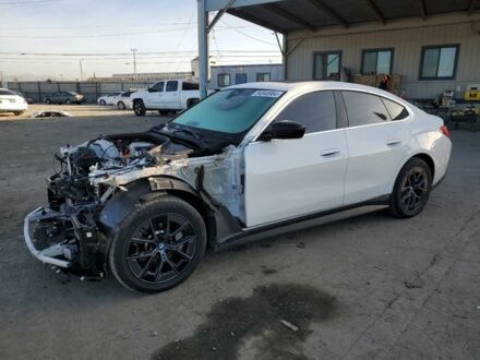 БМВ i4 2024 в Львове на Automoto.ua Белый БМВ i4, объемом двигателя 0 л и пробегом 18 тыс. км за 15900 $, фото 1 на Automoto.ua