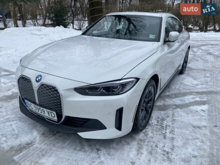 Белый БМВ i4, объемом двигателя 0 л и пробегом 16 тыс. км за 39500 $, фото 1 на Automoto.ua