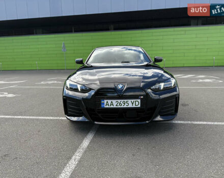 Черный БМВ i4, объемом двигателя 0 л и пробегом 31 тыс. км за 39900 $, фото 6 на Automoto.ua