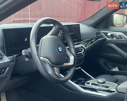 Черный БМВ i4, объемом двигателя 0 л и пробегом 38 тыс. км за 31200 $, фото 5 на Automoto.ua