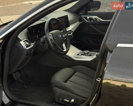 Черный БМВ i4, объемом двигателя 0 л и пробегом 12 тыс. км за 36999 $, фото 33 на Automoto.ua