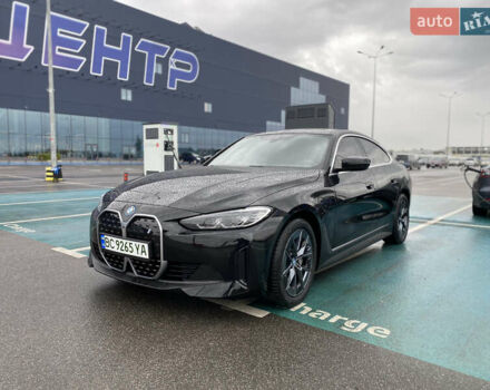 Черный БМВ i4, объемом двигателя 0 л и пробегом 7 тыс. км за 38200 $, фото 2 на Automoto.ua