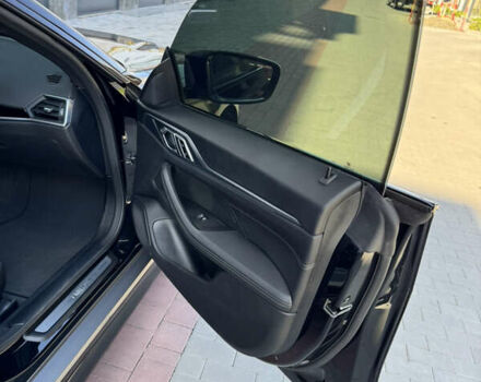 Черный БМВ i4, объемом двигателя 0 л и пробегом 18 тыс. км за 33800 $, фото 15 на Automoto.ua