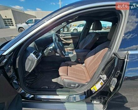 Черный БМВ i4, объемом двигателя 0 л и пробегом 40 тыс. км за 28000 $, фото 5 на Automoto.ua