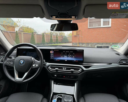 Черный БМВ i4, объемом двигателя 0 л и пробегом 65 тыс. км за 21900 $, фото 66 на Automoto.ua