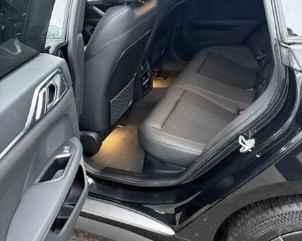 Черный БМВ i4, объемом двигателя 0 л и пробегом 38 тыс. км за 31500 $, фото 16 на Automoto.ua