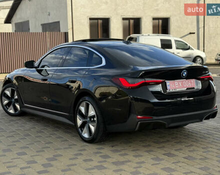 Черный БМВ i4, объемом двигателя 0 л и пробегом 12 тыс. км за 36999 $, фото 6 на Automoto.ua