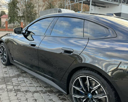 Черный БМВ i4, объемом двигателя 0 л и пробегом 40 тыс. км за 44800 $, фото 5 на Automoto.ua
