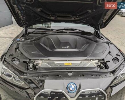 Черный БМВ i4, объемом двигателя 0 л и пробегом 45 тыс. км за 32500 $, фото 7 на Automoto.ua