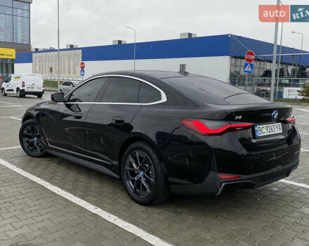 Черный БМВ i4, объемом двигателя 0 л и пробегом 7 тыс. км за 38200 $, фото 15 на Automoto.ua