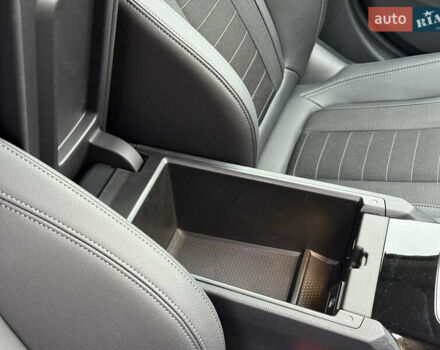 Черный БМВ i4, объемом двигателя 0 л и пробегом 65 тыс. км за 21900 $, фото 64 на Automoto.ua