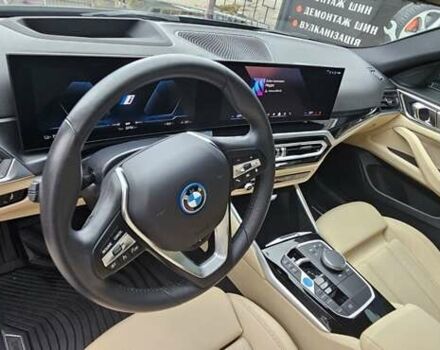 Черный БМВ i4, объемом двигателя 0 л и пробегом 33 тыс. км за 40000 $, фото 15 на Automoto.ua