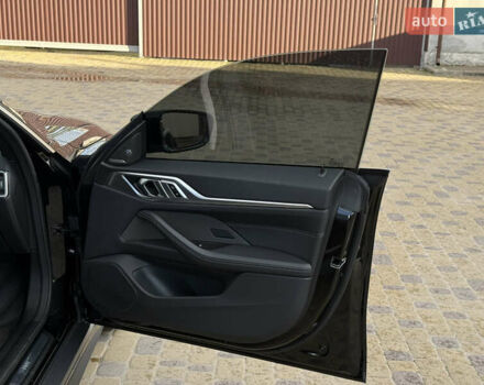 Черный БМВ i4, объемом двигателя 0 л и пробегом 12 тыс. км за 36999 $, фото 83 на Automoto.ua