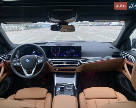 Черный БМВ i4, объемом двигателя 0 л и пробегом 10 тыс. км за 35400 $, фото 5 на Automoto.ua