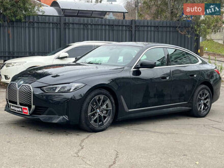 Черный БМВ i4, объемом двигателя 0 л и пробегом 6 тыс. км за 37990 $, фото 1 на Automoto.ua