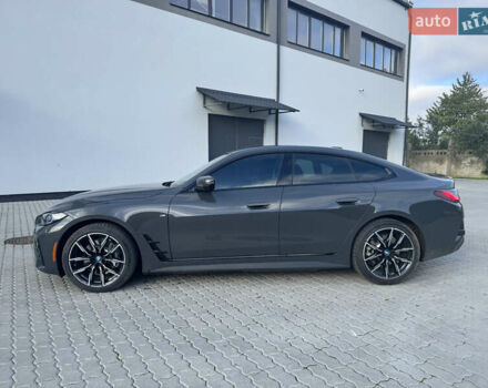Серый БМВ i4, объемом двигателя 0 л и пробегом 22 тыс. км за 39500 $, фото 3 на Automoto.ua