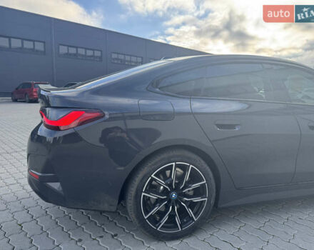 Серый БМВ i4, объемом двигателя 0 л и пробегом 22 тыс. км за 39500 $, фото 8 на Automoto.ua
