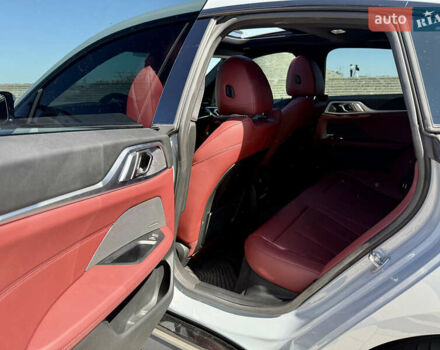 Серый БМВ i4, объемом двигателя 0 л и пробегом 34 тыс. км за 46500 $, фото 12 на Automoto.ua