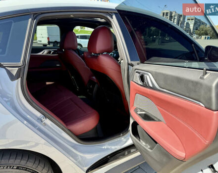 Серый БМВ i4, объемом двигателя 0 л и пробегом 34 тыс. км за 46500 $, фото 13 на Automoto.ua