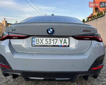 Серый БМВ i4, объемом двигателя 0 л и пробегом 36 тыс. км за 45999 $, фото 7 на Automoto.ua