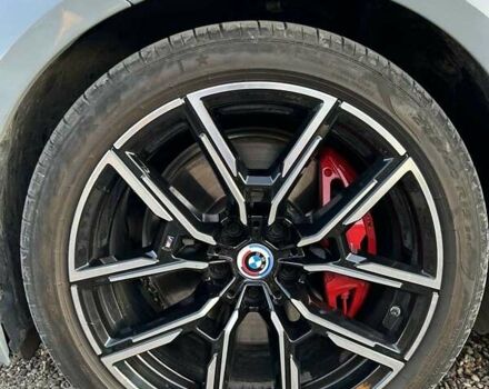 Серый БМВ i4, объемом двигателя 0 л и пробегом 36 тыс. км за 45999 $, фото 36 на Automoto.ua