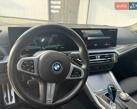 Серый БМВ i4, объемом двигателя 0 л и пробегом 22 тыс. км за 39500 $, фото 17 на Automoto.ua