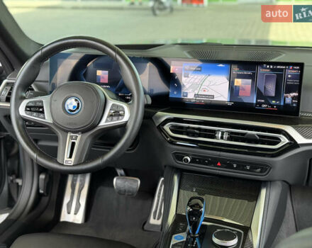 Серый БМВ i4, объемом двигателя 0 л и пробегом 28 тыс. км за 50500 $, фото 14 на Automoto.ua