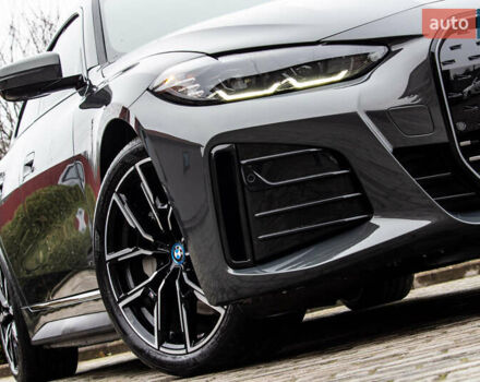 Серый БМВ i4, объемом двигателя 0 л и пробегом 15 тыс. км за 37900 $, фото 5 на Automoto.ua
