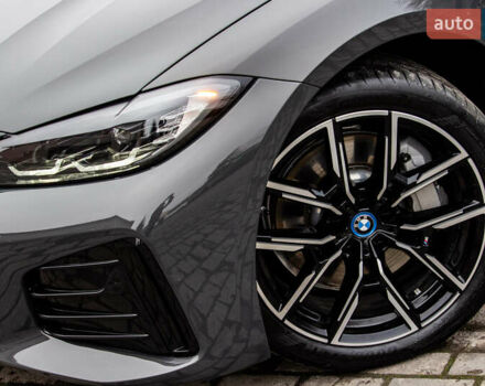 Серый БМВ i4, объемом двигателя 0 л и пробегом 15 тыс. км за 37900 $, фото 6 на Automoto.ua