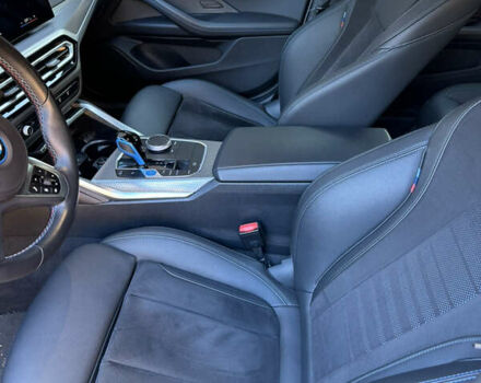 Серый БМВ i4, объемом двигателя 0 л и пробегом 40 тыс. км за 45000 $, фото 4 на Automoto.ua