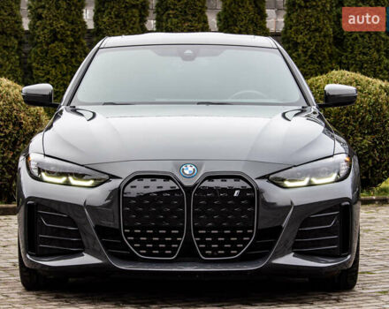 Серый БМВ i4, объемом двигателя 0 л и пробегом 15 тыс. км за 37900 $, фото 4 на Automoto.ua