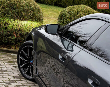 Серый БМВ i4, объемом двигателя 0 л и пробегом 15 тыс. км за 37900 $, фото 2 на Automoto.ua