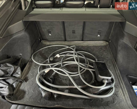 Серый БМВ i4, объемом двигателя 0 л и пробегом 46 тыс. км за 45500 $, фото 30 на Automoto.ua