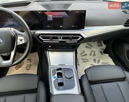 Серый БМВ i4, объемом двигателя 0 л и пробегом 7 тыс. км за 37000 $, фото 15 на Automoto.ua