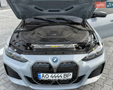 Серый БМВ i4, объемом двигателя 0 л и пробегом 92 тыс. км за 40000 $, фото 12 на Automoto.ua