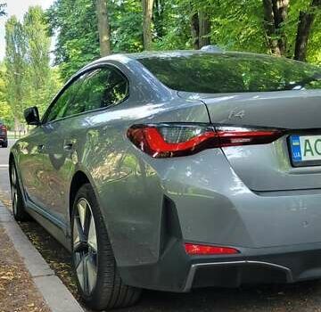 Серый БМВ i4, объемом двигателя 0 л и пробегом 35 тыс. км за 34300 $, фото 10 на Automoto.ua