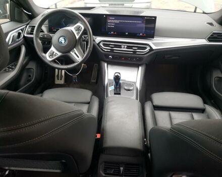 Серый БМВ i4, объемом двигателя 0 л и пробегом 23 тыс. км за 21200 $, фото 7 на Automoto.ua