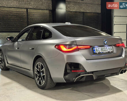 Серый БМВ i4, объемом двигателя 0 л и пробегом 46 тыс. км за 45500 $, фото 4 на Automoto.ua