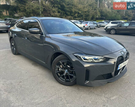 Серый БМВ i4, объемом двигателя 0 л и пробегом 31 тыс. км за 39000 $, фото 4 на Automoto.ua