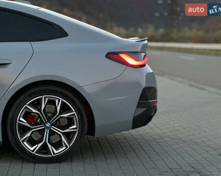 Серый БМВ i4, объемом двигателя 0 л и пробегом 90 тыс. км за 40500 $, фото 4 на Automoto.ua