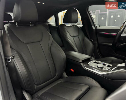 Серый БМВ i4, объемом двигателя 0 л и пробегом 25 тыс. км за 47500 $, фото 69 на Automoto.ua