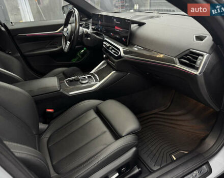 Серый БМВ i4, объемом двигателя 0 л и пробегом 25 тыс. км за 47500 $, фото 68 на Automoto.ua